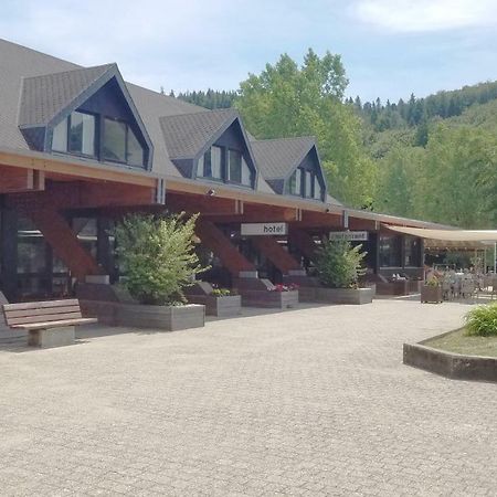 Hotel Domaine Du Lac Chambon Мурол Екстериор снимка