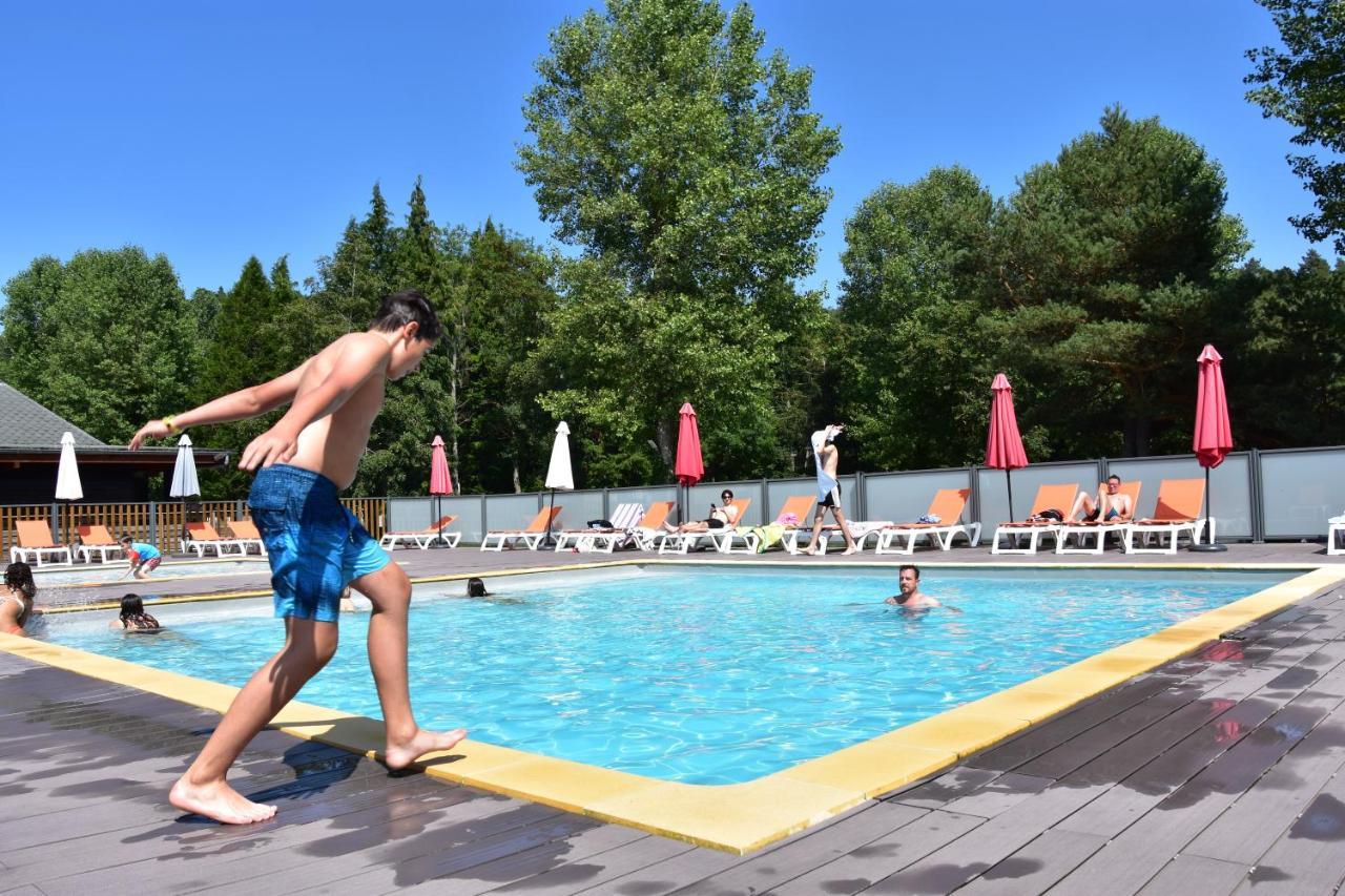 Hotel Domaine Du Lac Chambon Мурол Екстериор снимка