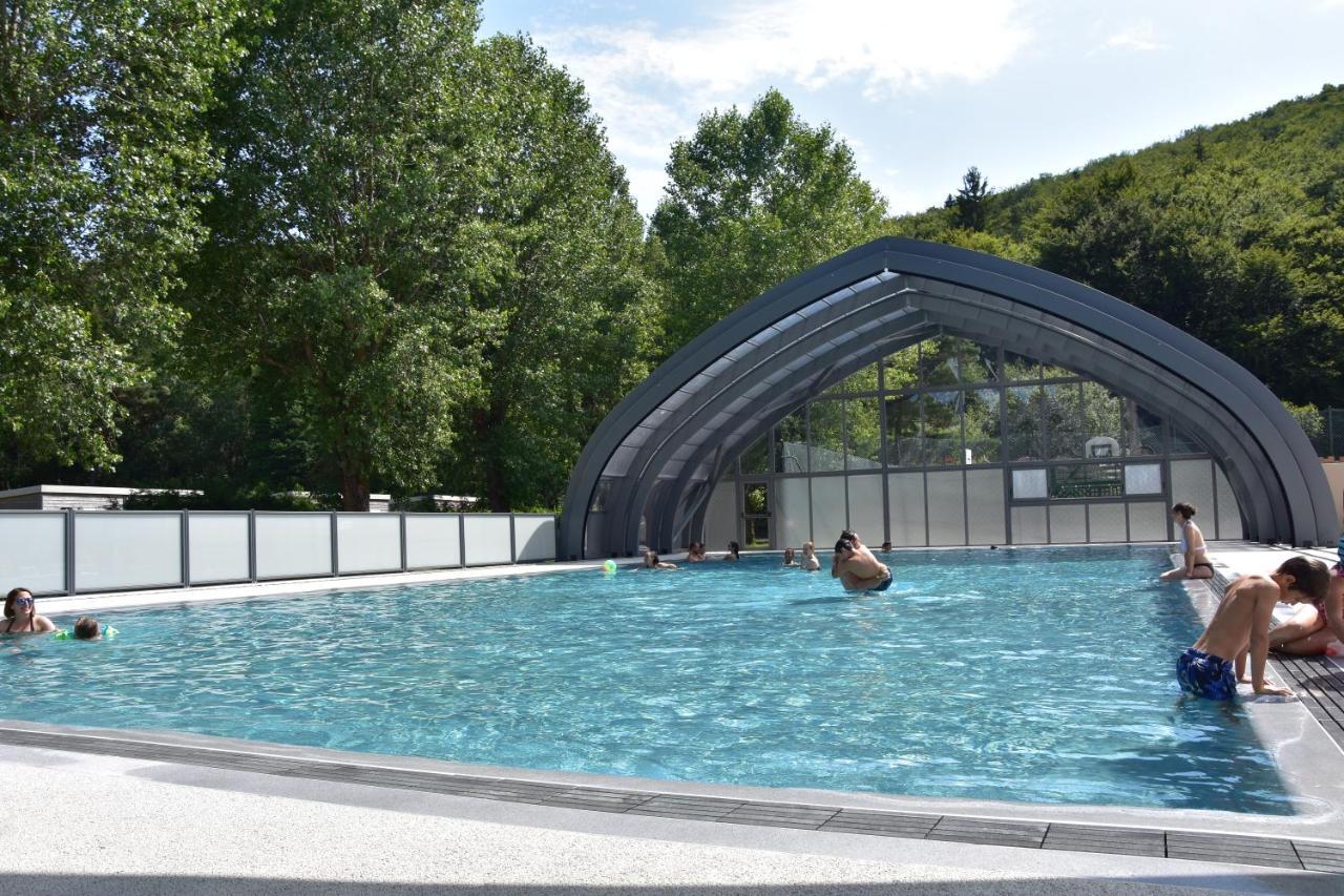 Hotel Domaine Du Lac Chambon Мурол Екстериор снимка