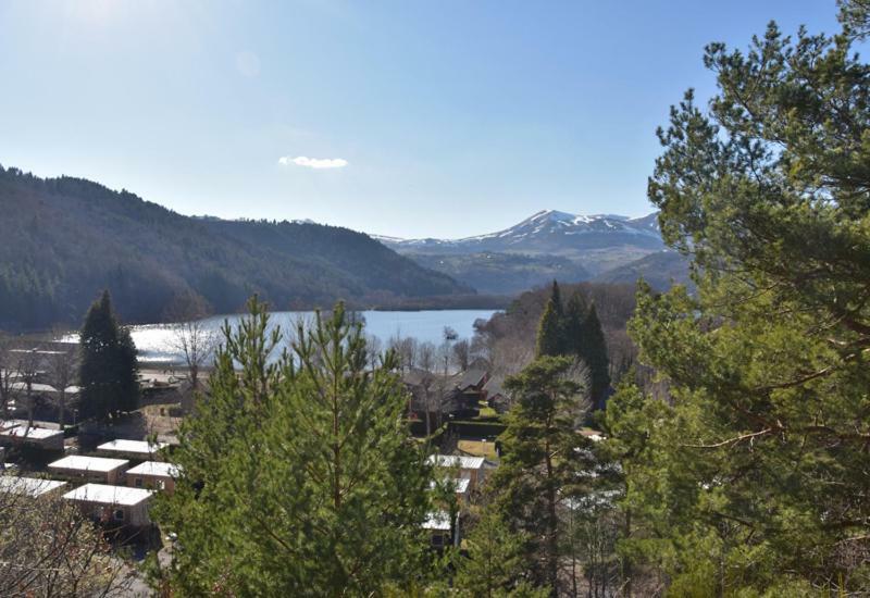 Hotel Domaine Du Lac Chambon Мурол Екстериор снимка