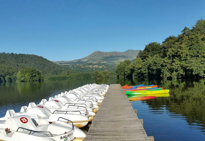 Hotel Domaine Du Lac Chambon Мурол Екстериор снимка