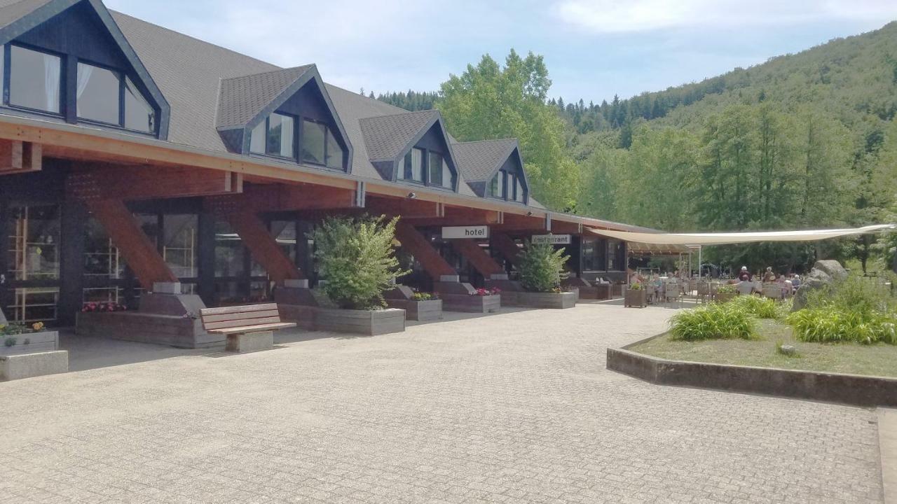 Hotel Domaine Du Lac Chambon Мурол Екстериор снимка